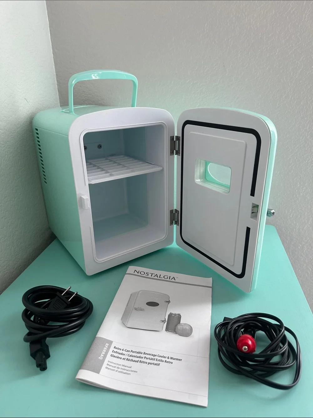 Nostalgias RF6RRAQ Retro 6-Can Personal Cooling & Heating Mini Refrigerator-new